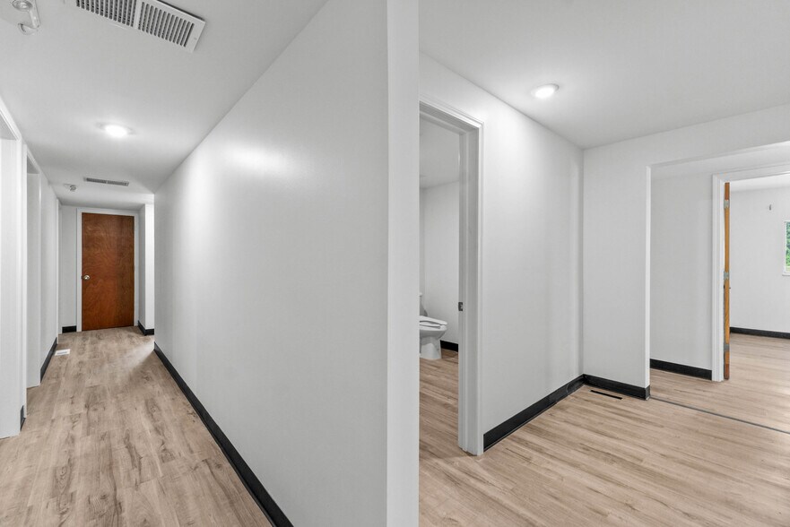 More Photos Of 2532 Spring Arbor Rd, Jackson Medical For Sale