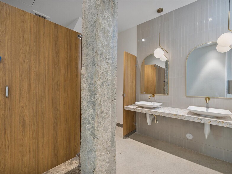 More Photos Of 7610 Biscayne Blvd, Miami General Retail For Sale