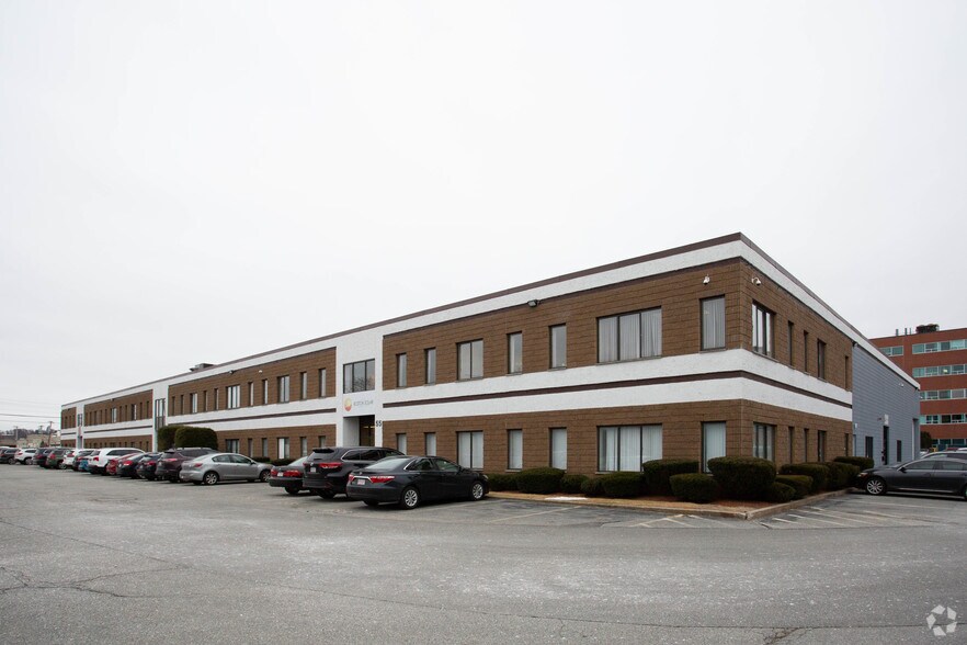 More Photos Of 55 6th Rd, Woburn Flex For Sale