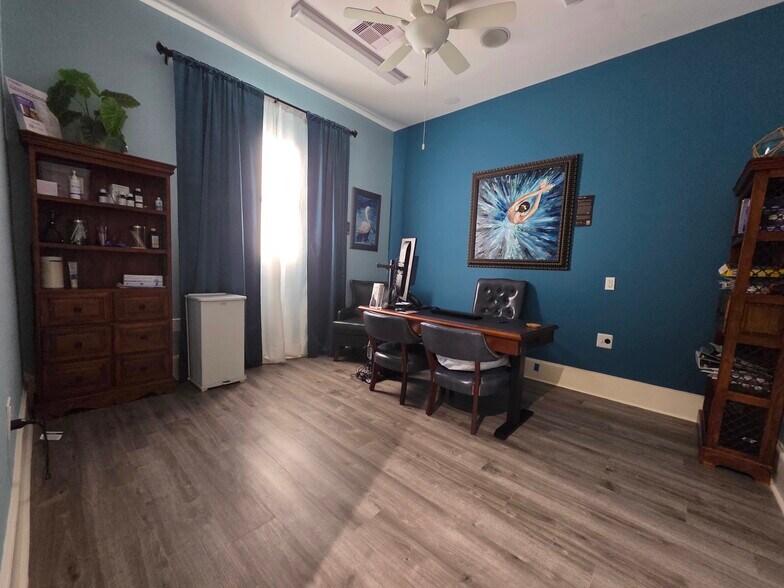 More Photos Of 5721 Winsome Ln, Houston Storefront Retail Office For Sale