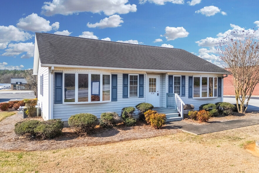 More Photos Of 13325 Jones St, Lavonia Office For Sale