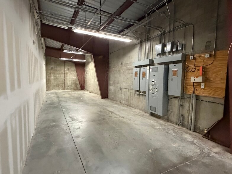 More Photos Of 311 S Ridgewood Ave, Edgewater Freestanding For Lease