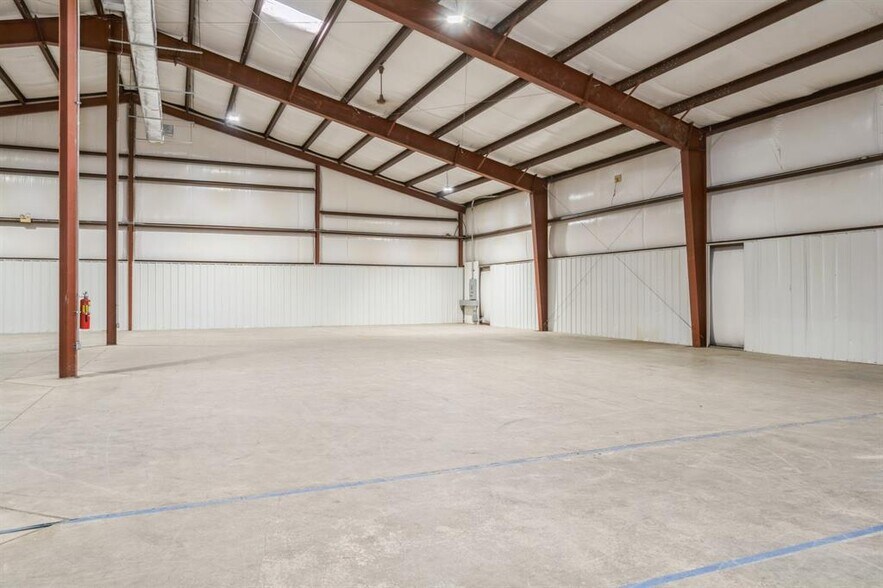 More Photos Of 41 Elkay Dr, Chester Warehouse For Lease