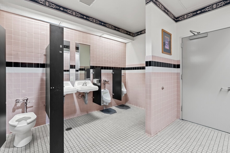 More Photos Of 4700 E Walnut Ave, Orange Religious Facility For Sale