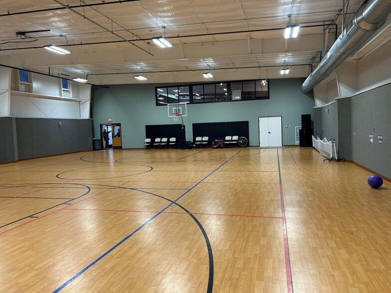 More Photos Of 4975 E Traverse Hwy, Traverse City Specialty For Lease