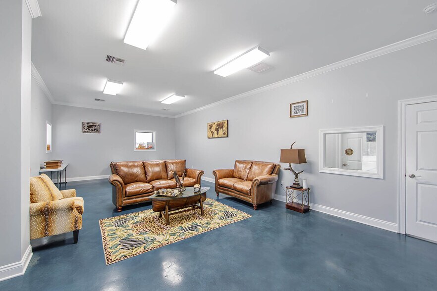 More Photos Of 6813 Bayou Black Dr, Gibson Industrial For Sale