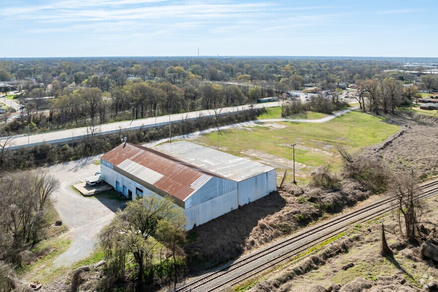 More Photos Of 203 E Trigg Ave, Memphis Warehouse For Sale