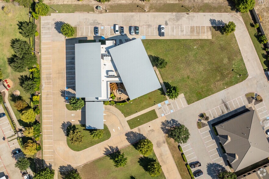 More Photos Of 500 Maplelawn Dr, Plano Office For Sale