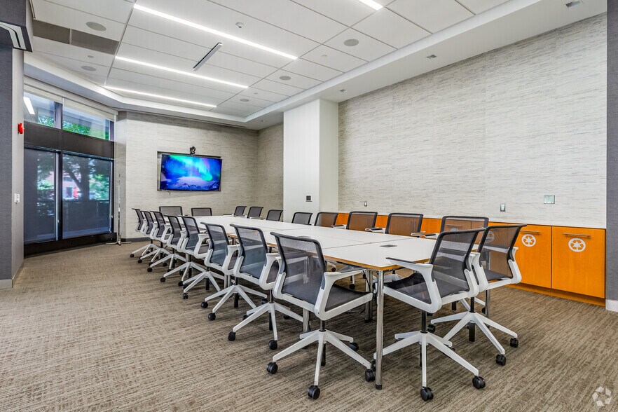 More Photos Of 1255 23rd St NW, Washington Office For Lease