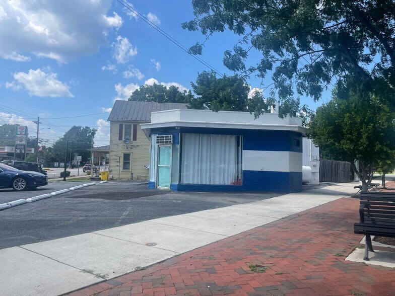 More Photos Of 211 S Mildred St, Ranson Freestanding For Lease