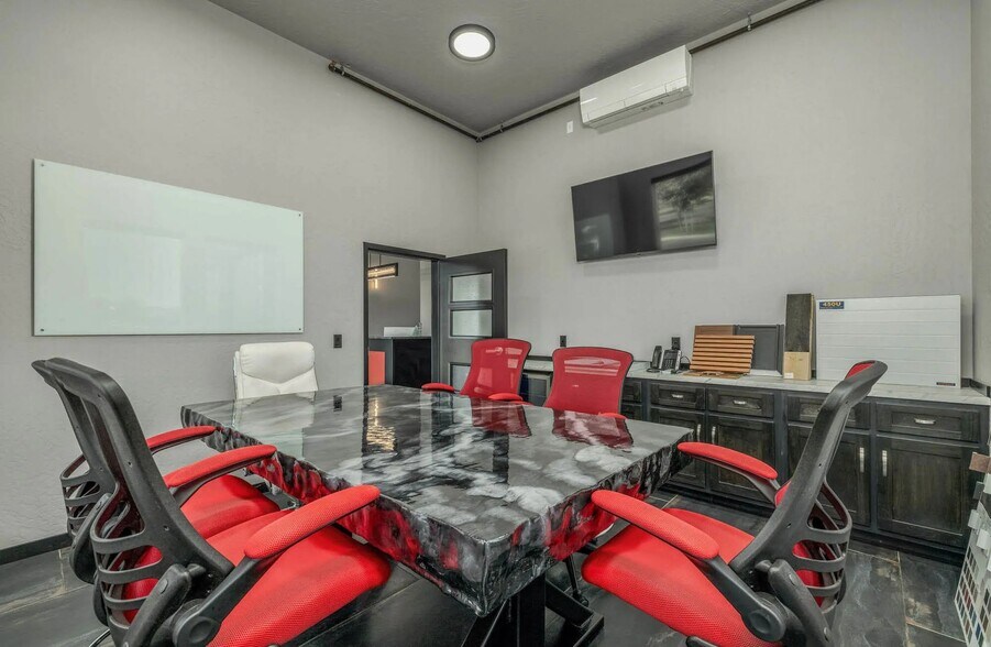 More Photos Of 921 N Lean St, Post Falls Industrial For Sale