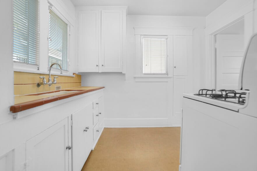 More Photos Of 2531 Elsinore St, Los Angeles Multifamily For Sale