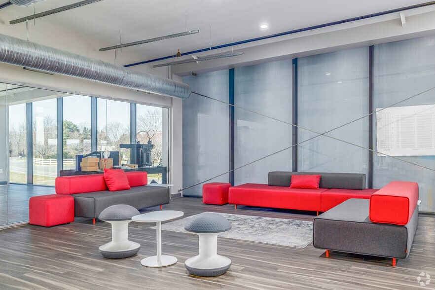 More Photos Of 410 Jack Enders Blvd, Berryville Industrial For Lease