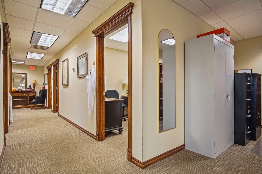 More Photos Of 1006 24th Ave NW, Norman Office For Sale