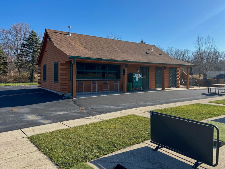 More Photos Of 20101 W Cleveland Ave, New Berlin Golf Course Driving Range For Sale