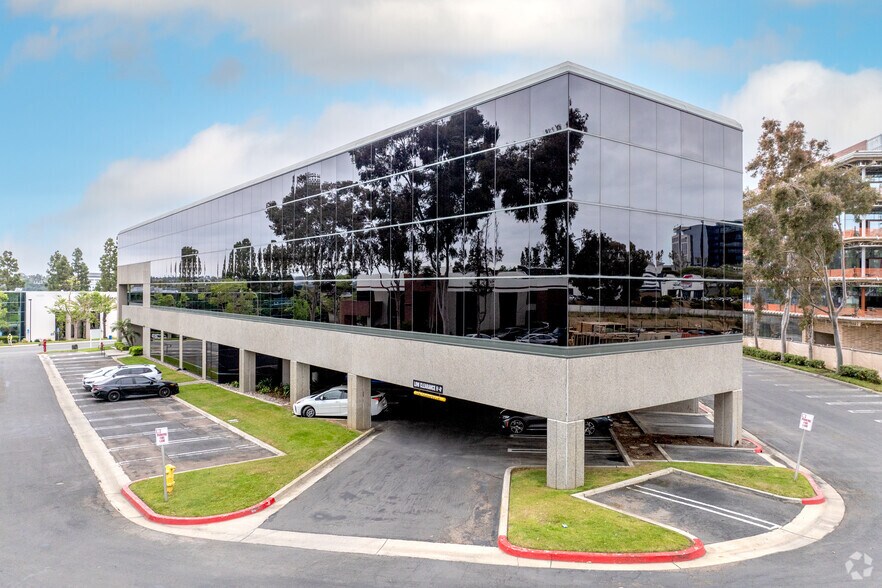 More Photos Of 6020 Cornerstone Ct W, San Diego Office For Sale