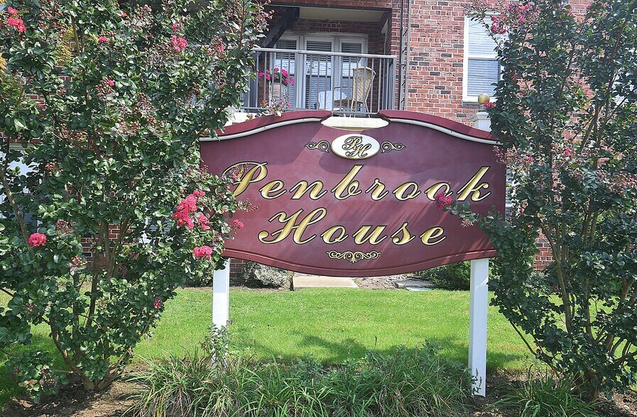 More Photos Of 50 Hempstead Ave, Lynbrook Medical For Sale