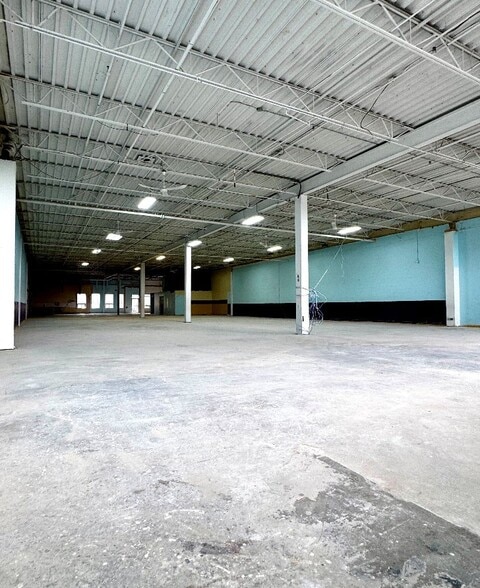 More Photos Of 920 Caledonia Rd, Toronto Warehouse For Lease