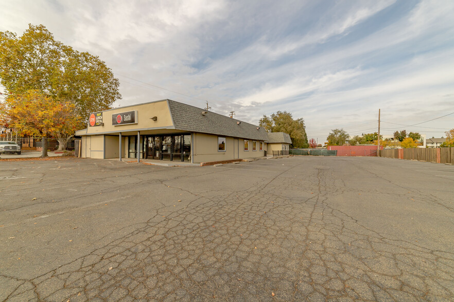 Primary Photo Of 11291 Folsom Blvd, Rancho Cordova General Retail For Lease