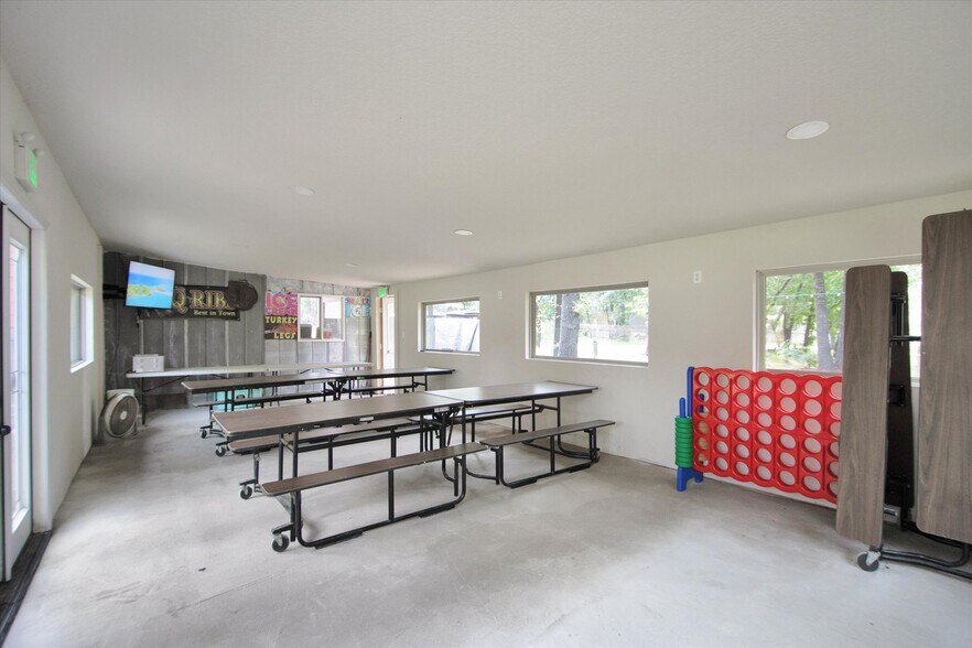 More Photos Of 3710 Waterwood Pass, Elmendorf Restaurant For Sale