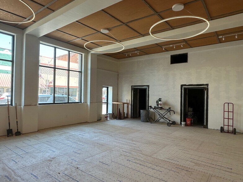 More Photos Of 348 State St, Weiser Storefront Retail Office For Lease