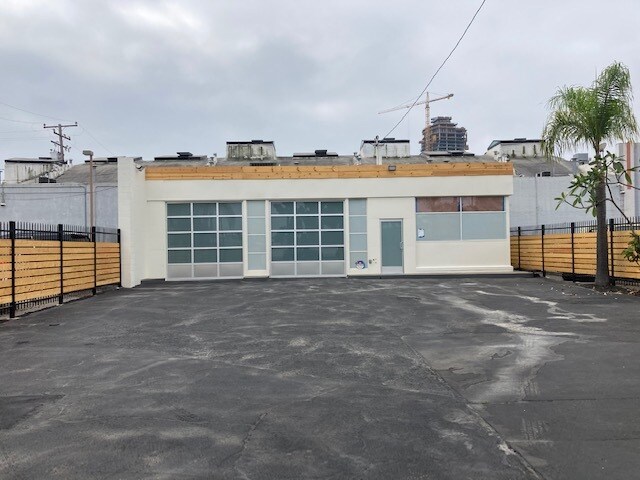 Primary Photo Of 912 E 3rd St, Long Beach Freestanding For Sale