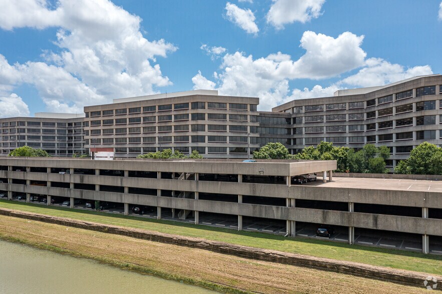 More Photos Of 1603 Lyndon B Johnson Fwy, Dallas Office For Lease