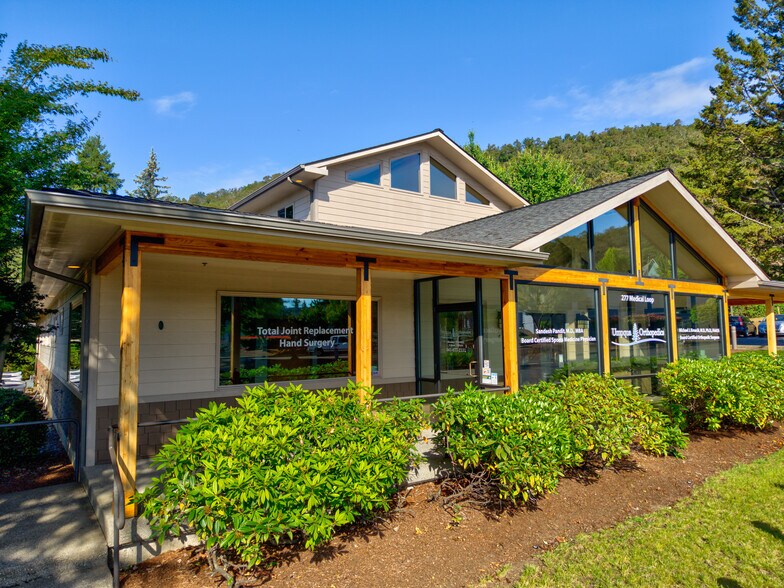 More Photos Of 277 Medical Loop, Roseburg Medical For Lease
