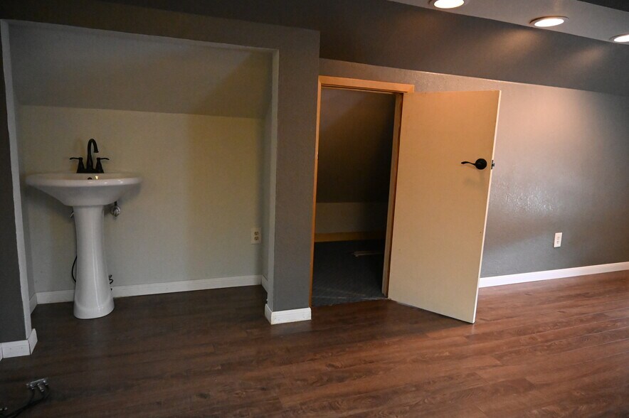 More Photos Of 6511 Stewart Rd, Galveston Office For Lease