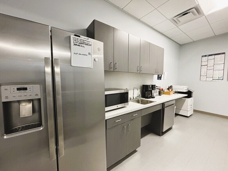 More Photos Of 14425 Falcon Head Blvd, Austin Office Residential For Lease