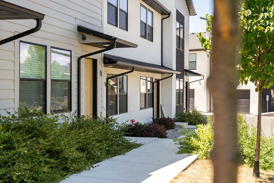 More Photos Of 254 N Spring Creek Pky, Providence Apartments For Sale