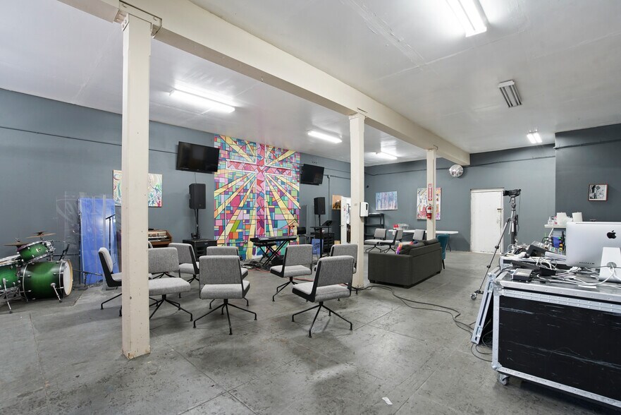 More Photos Of 1971 S Vermont Ave, Los Angeles Industrial For Sale