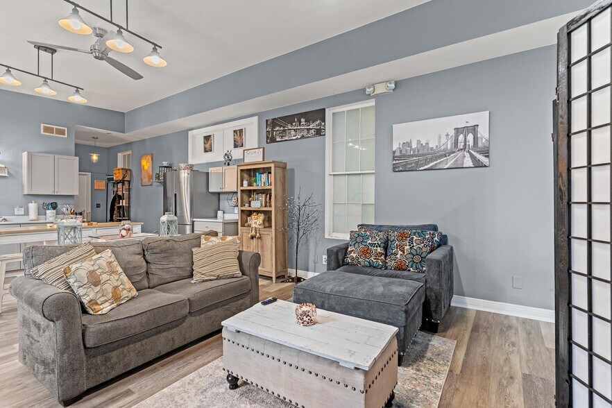 More Photos Of 1550 Lewis Center Rd, Lewis Center Freestanding For Sale