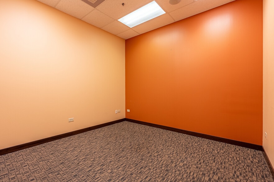 More Photos Of 644 Sheridan Rd, Winthrop Harbor Unknown For Lease