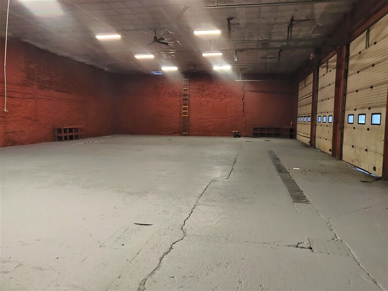 More Photos Of 188 Smith St, Poughkeepsie Service For Lease