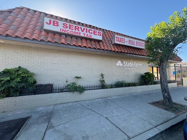 More Photos Of 13920 Foothill Blvd, Sylmar Storefront Retail Office For Lease