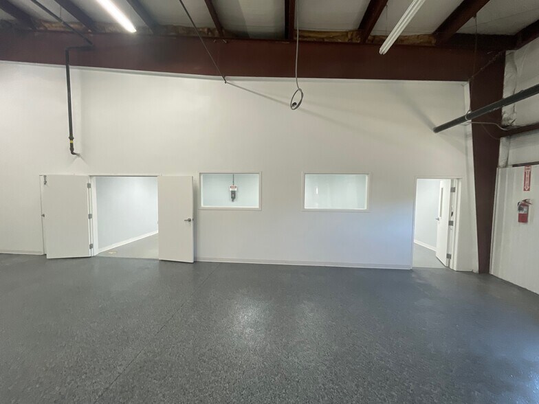 More Photos Of 2291 Traversefield Dr, Traverse City Manufacturing For Lease