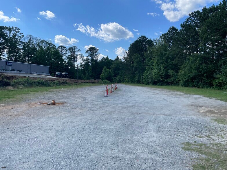 More Photos Of 3665 Burnette Rd, Suwanee Light Distribution For Sale