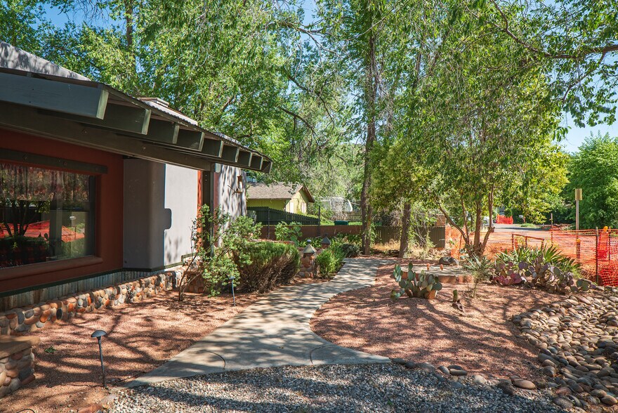 More Photos Of 110 Oak Creek Blvd, Sedona Specialty For Sale