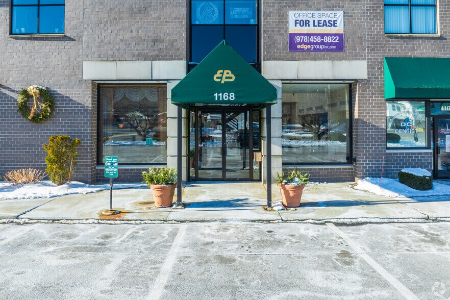 More Photos Of 1168 Lakeview Ave, Dracut Freestanding For Lease