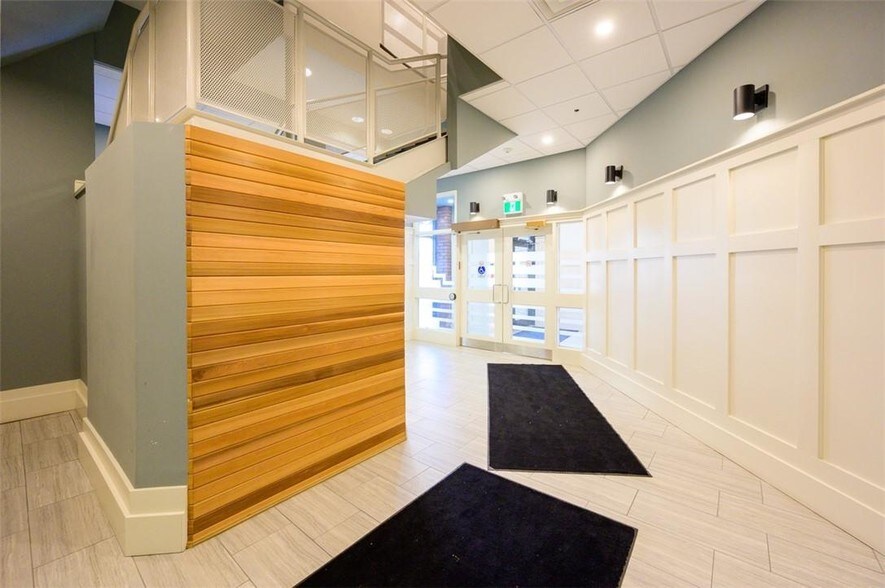 More Photos Of 180 James St S, Hamilton Office For Lease