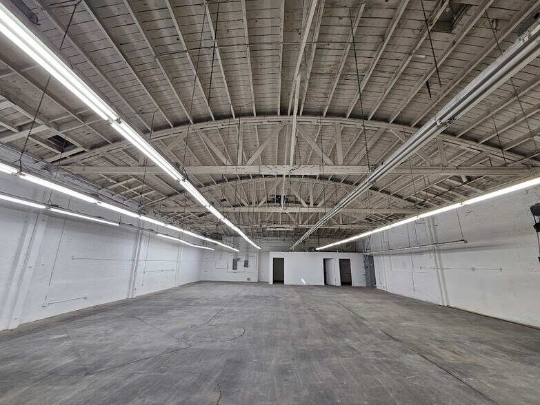More Photos Of 119 W Jefferson Blvd, Los Angeles Warehouse For Lease