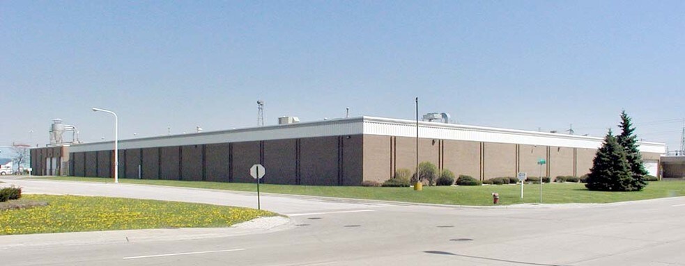 More Photos Of 5858 W 73rd St, Bedford Park Manufacturing For Lease