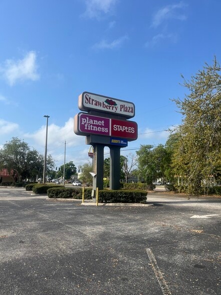 More Photos Of 1808-1914 James L Redman Pky, Plant City Unknown For Lease