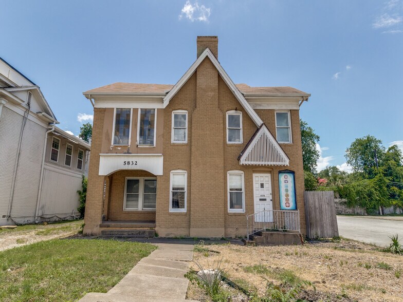 More Photos Of 5832 Live Oak St, Dallas Freestanding For Sale