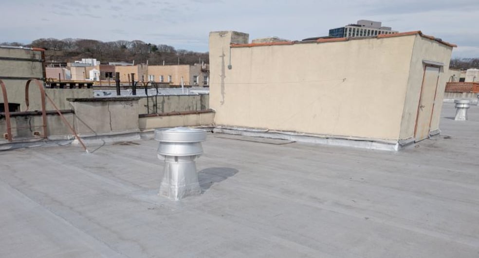 More Photos Of 122 Nagle Ave, New York Multifamily For Sale