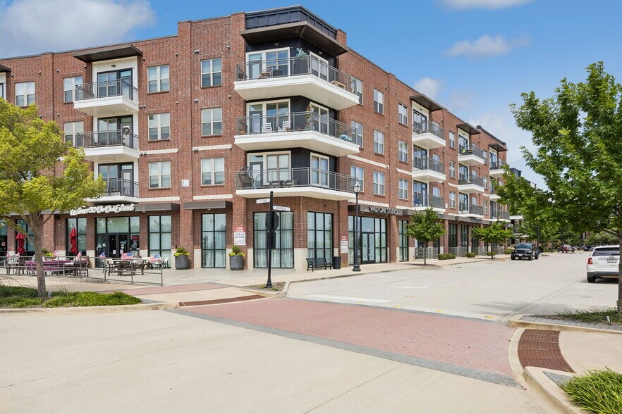 More Photos Of 400 S Oak St, Roanoke Apartments For Lease
