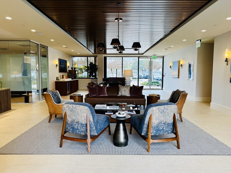 More Photos Of 10497 Town & Country Way, Houston Office For Lease