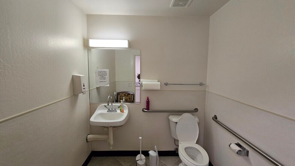 More Photos Of 710-730 N Montezuma St, Prescott Office For Lease