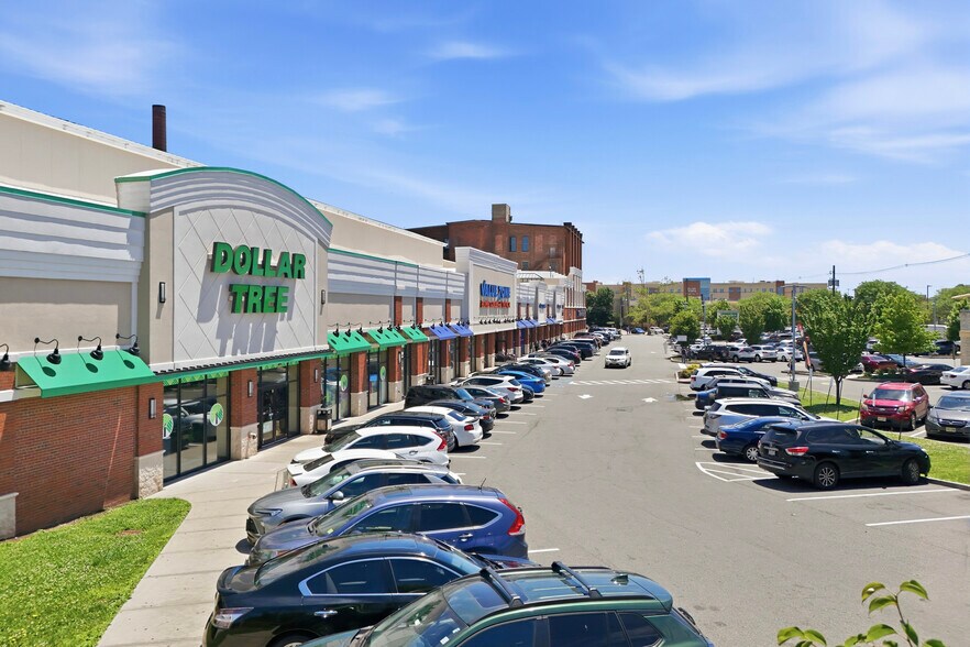 More Photos Of 90 Dayton Ave, Passaic Freestanding For Lease